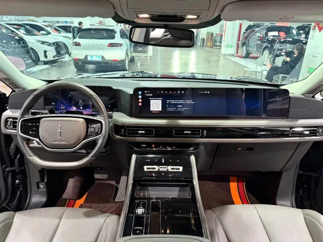 Lincoln Aviator — Фото автомобиля 5