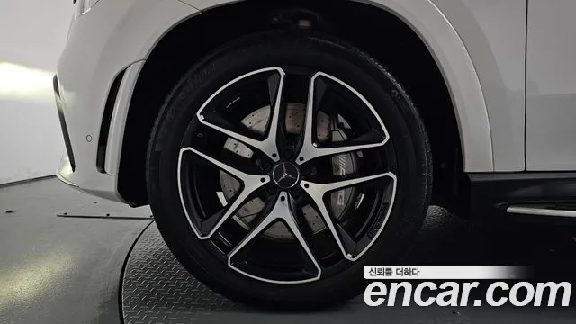 Mercedes-Benz GLE-Class — Фото автомобиля 5