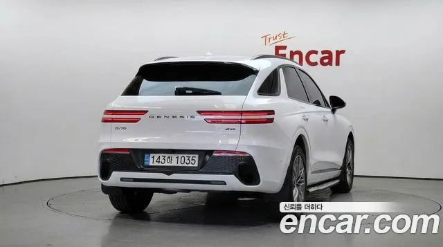Genesis GV70 — Фото автомобиля 4