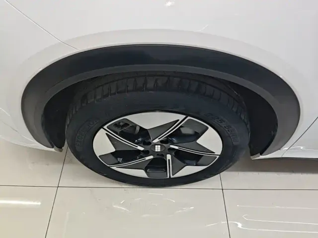Geely Galaxy E5 — Фото автомобиля 22