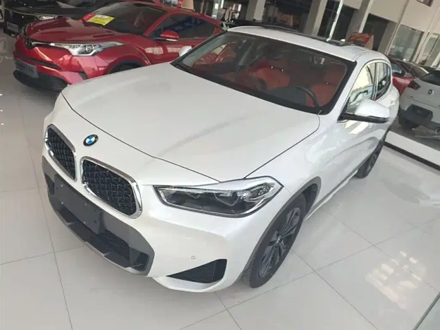 Фотография автомобиля — BMW X2