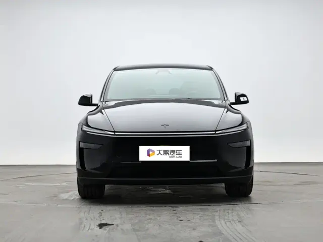 Tesla Model Y L — Фото автомобиля 2