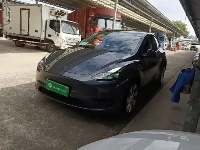 Фотография автомобиля — Tesla Model Y
