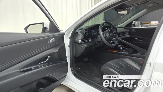 Hyundai AVANTE Новый Avante (CN7) — Фото автомобиля 10