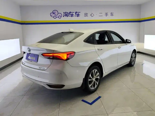 Buick Verano — Фото автомобиля 3