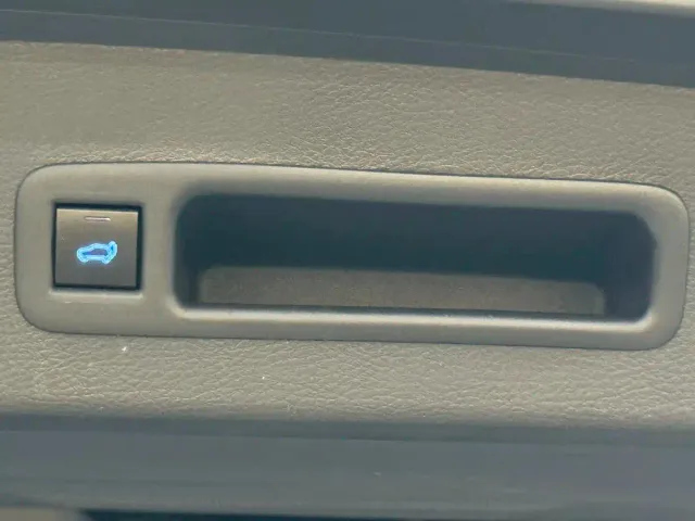 Toyota Sienna — Фото автомобиля 19
