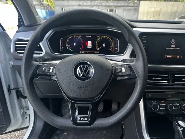 Volkswagen T-Cross — Фото автомобиля 7