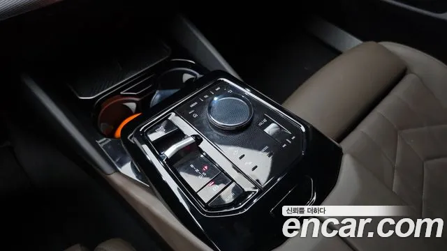 BMW 5-Series — Фото автомобиля 9