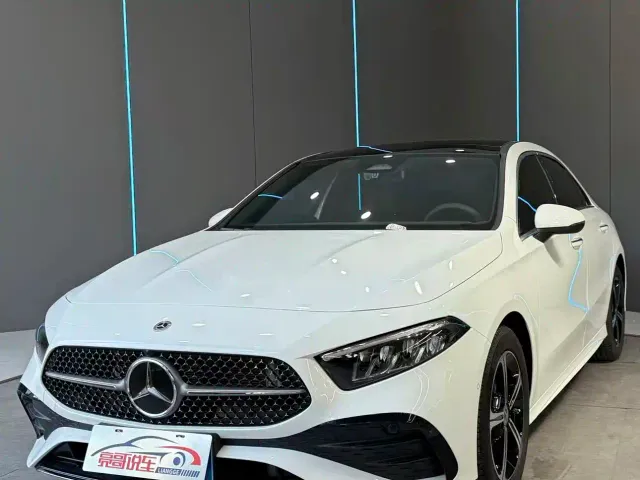 Фотография автомобиля — Mercedes-Benz A-Class