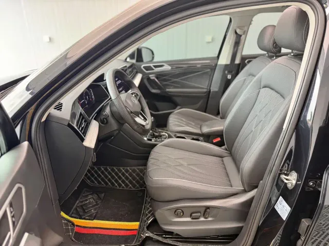 Volkswagen Tiguan L — Фото автомобиля 12