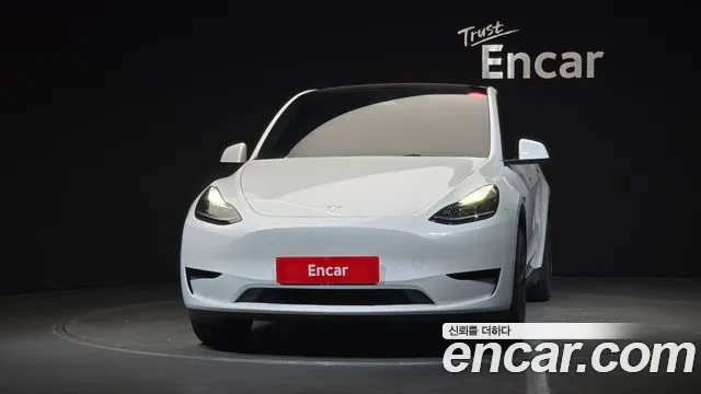 Фотография автомобиля — Tesla Model Y