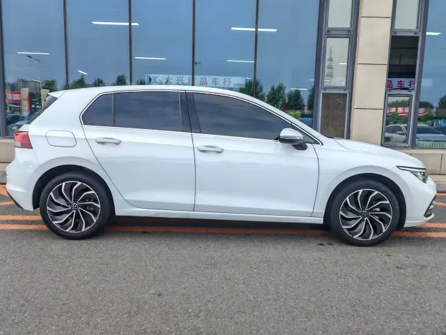 Volkswagen Golf — Фото автомобиля 4