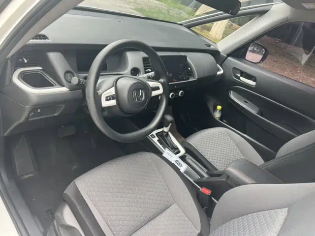 Honda Fit — Фото автомобиля 2