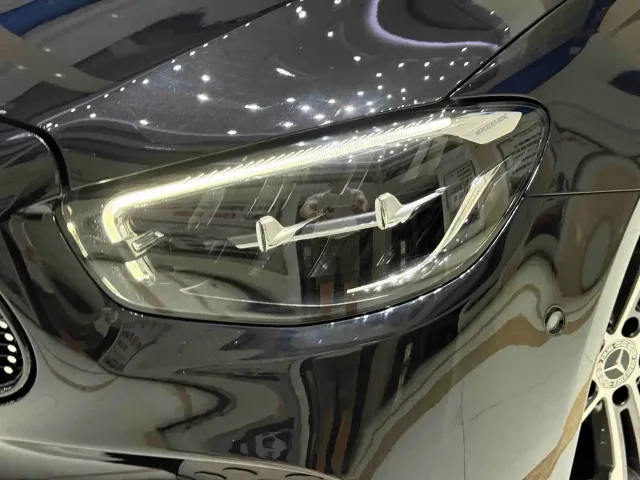 Mercedes-Benz E-Class — Фото автомобиля 8