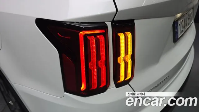 Kia Sorento Sorento 4-е поколение Бензин 2.5T 2WD — Фото автомобиля 19