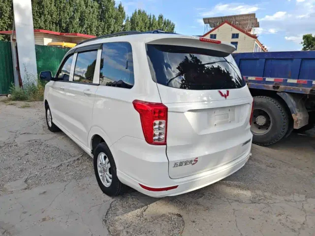 Wuling Hongguang — Фото автомобиля 4