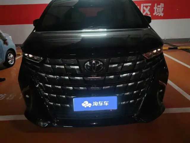 Toyota Alphard — Фото автомобиля 2