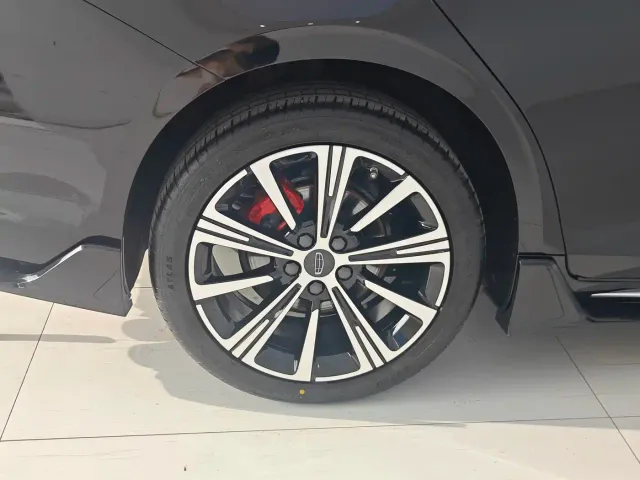 Geely Xingrui — Фото автомобиля 18