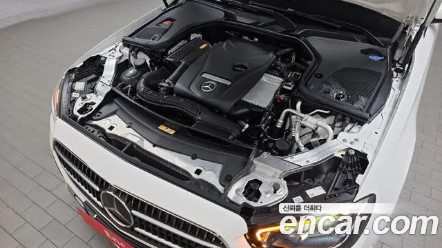 Mercedes-Benz E-Class — Фото автомобиля 2
