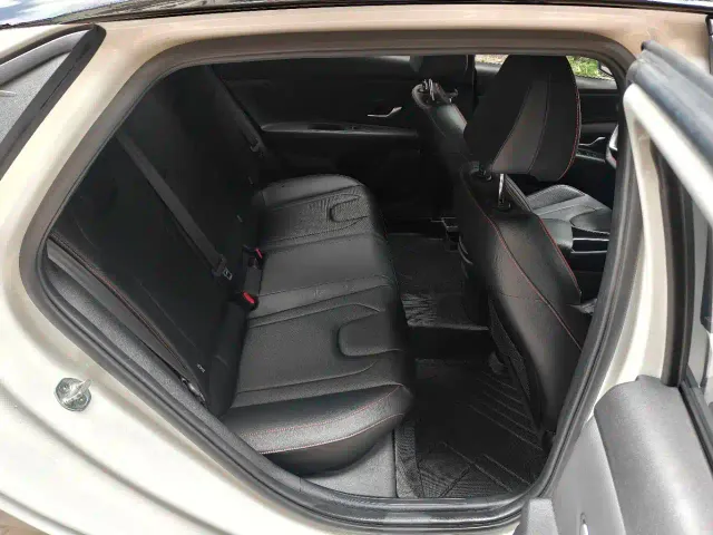 Hyundai Elantra — Фото автомобиля 20