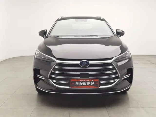 BYD Tang — Фото автомобиля 3