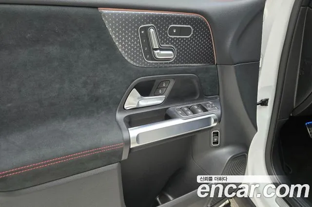 Mercedes-Benz GLB-Class — Фото автомобиля 15