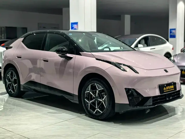 Lynk & Co Z20 — Фото автомобиля 3