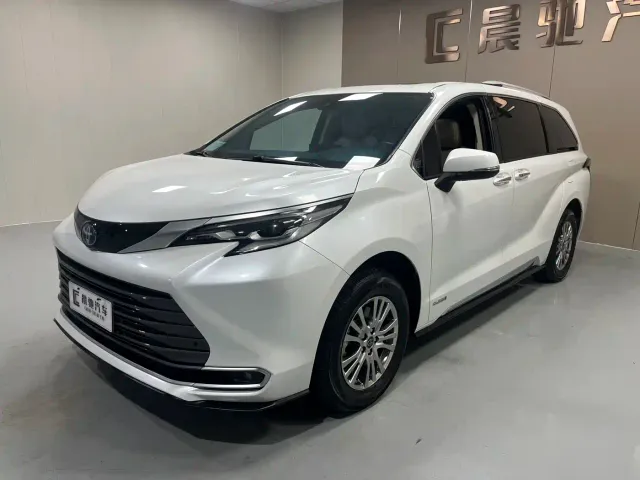 Фотография автомобиля — Toyota Sienna