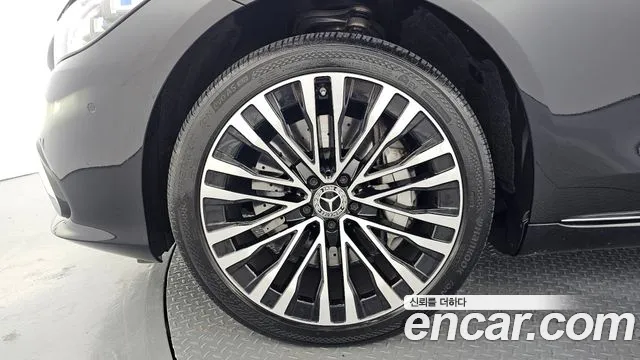 Mercedes-Benz S-Class — Фото автомобиля 4