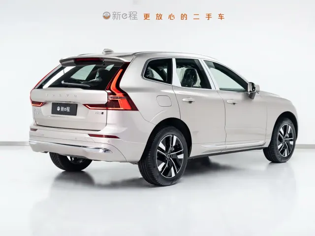 Volvo XC60 — Фото автомобиля 6