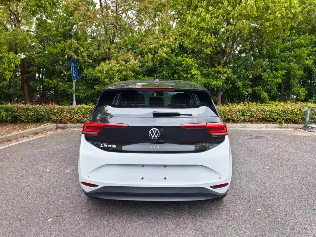 Volkswagen ID.3 — Фото автомобиля 6