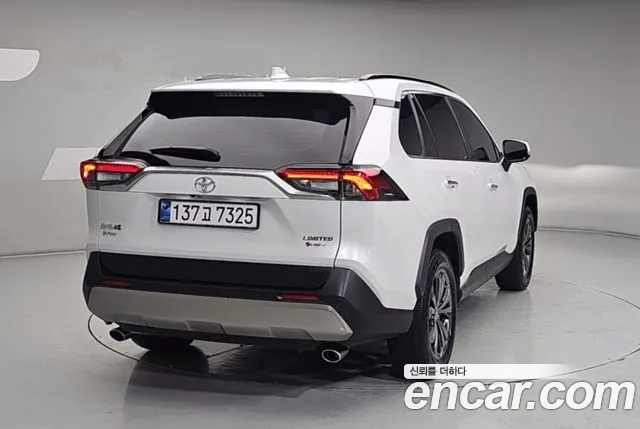 Toyota RAV4 5th Gen — Фото автомобиля 2