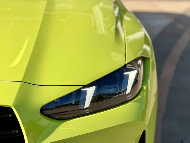 BMW M4 — Фото автомобиля 3