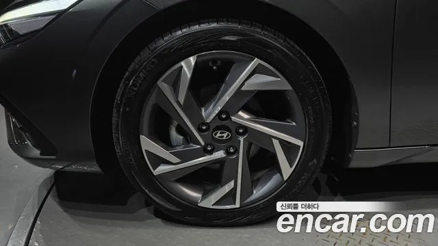 Hyundai Avante CN7 — Фото автомобиля 5