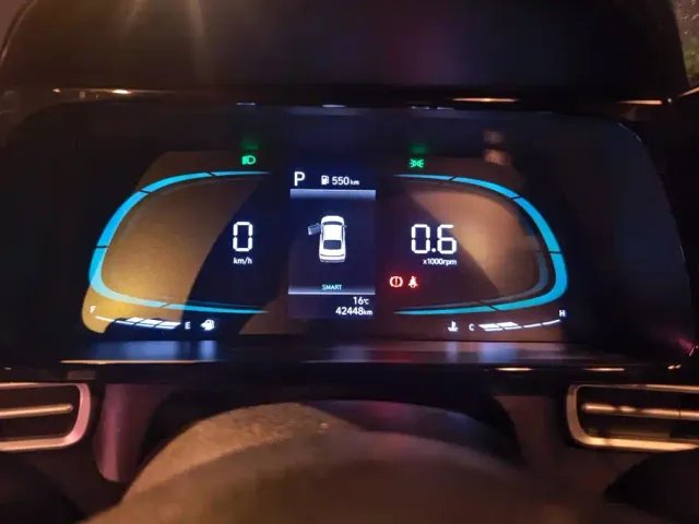 Hyundai Elantra — Фото автомобиля 13