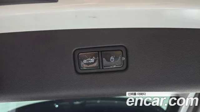 Genesis GV70 — Фото автомобиля 24