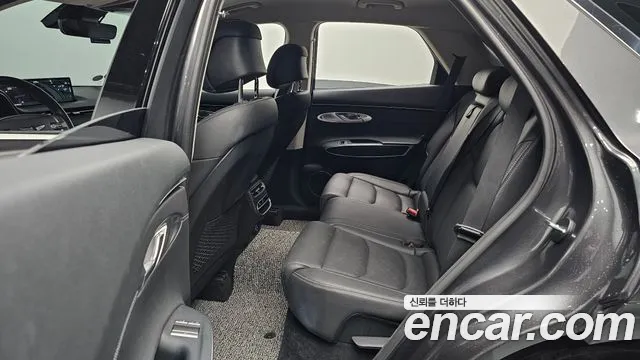 Genesis GV70 — Фото автомобиля 18