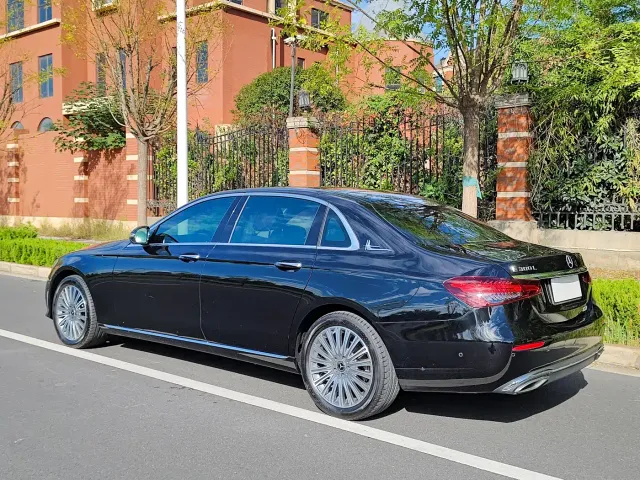 Mercedes-Benz E-Class — Фото автомобиля 19
