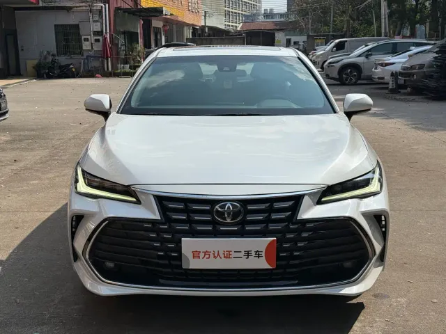 Toyota Avalon — Фото автомобиля 2