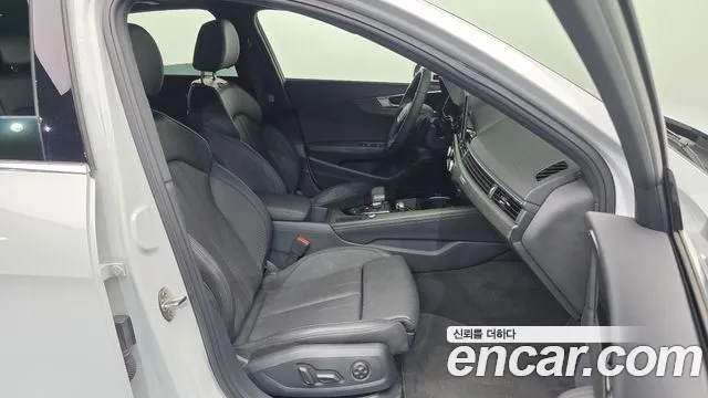 Audi A4 45 TFSI quattro Premium — Фото автомобиля 11