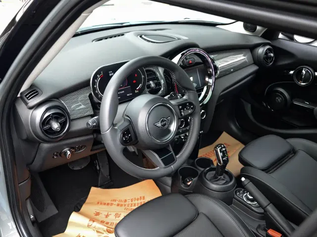 MINI Hatch — Фото автомобиля 14