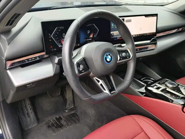 BMW i5 — Фото автомобиля 8