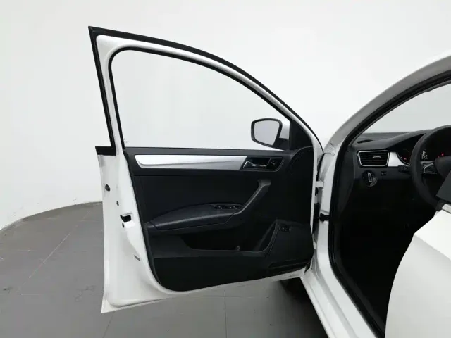 Skoda Rapid — Фото автомобиля 8