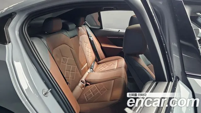 BMW 5-Series 5 серия (G60) 530i xDrive M Sport — Фото автомобиля 11