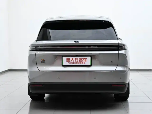 Li Auto i8 — Фото автомобиля 8