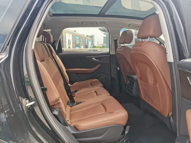 Audi Q7 — Фото автомобиля 13