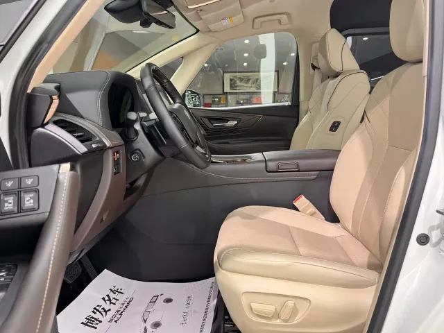 Toyota Alphard — Фото автомобиля 13