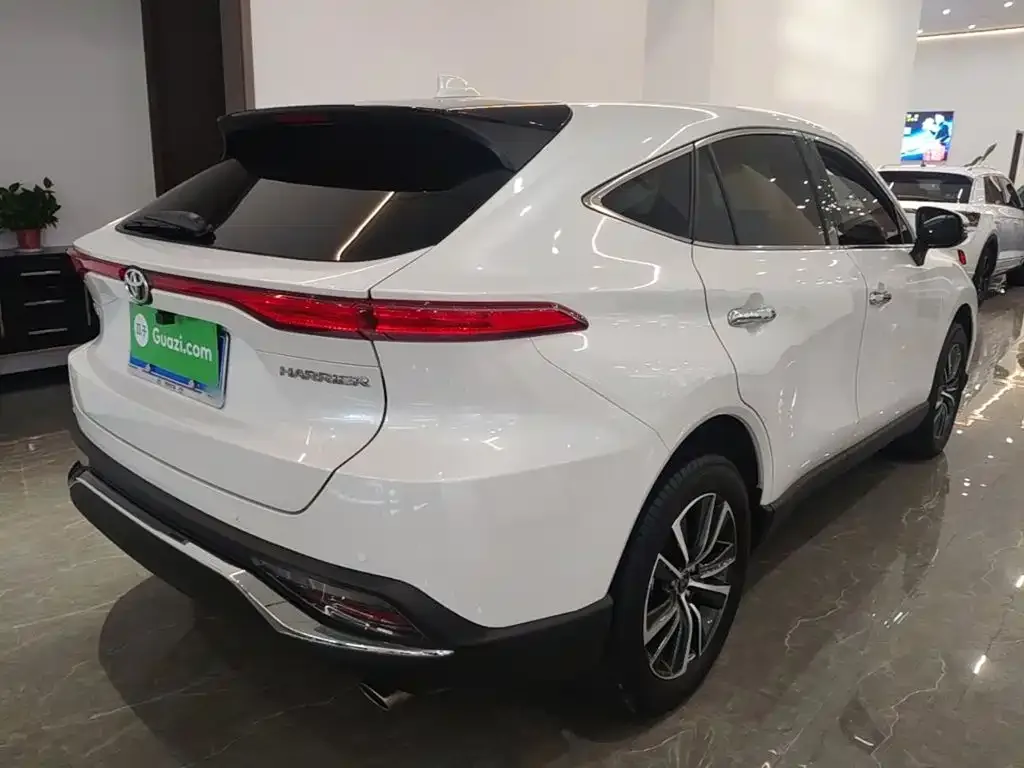 Toyota Lingfang HARRIER 2022 2.0L CVT 2WD Luxury Edition — Фото автомобиля 6