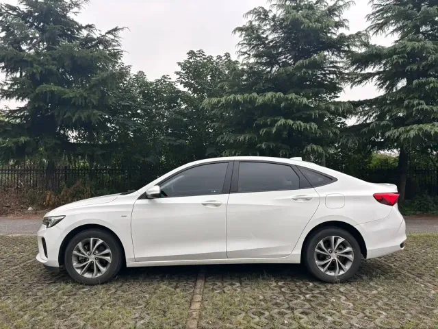 Buick Verano — Фото автомобиля 3