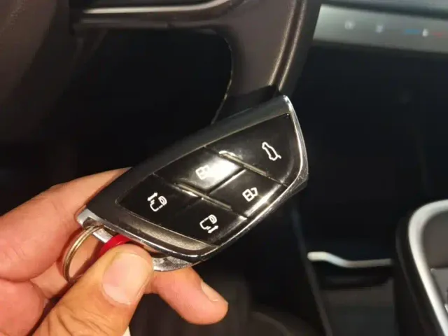 Maxus G90 — Фото автомобиля 8